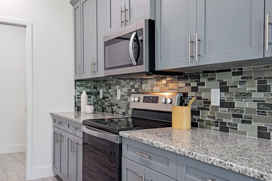 853 SW 13th St, Cape Coral, FL 33991