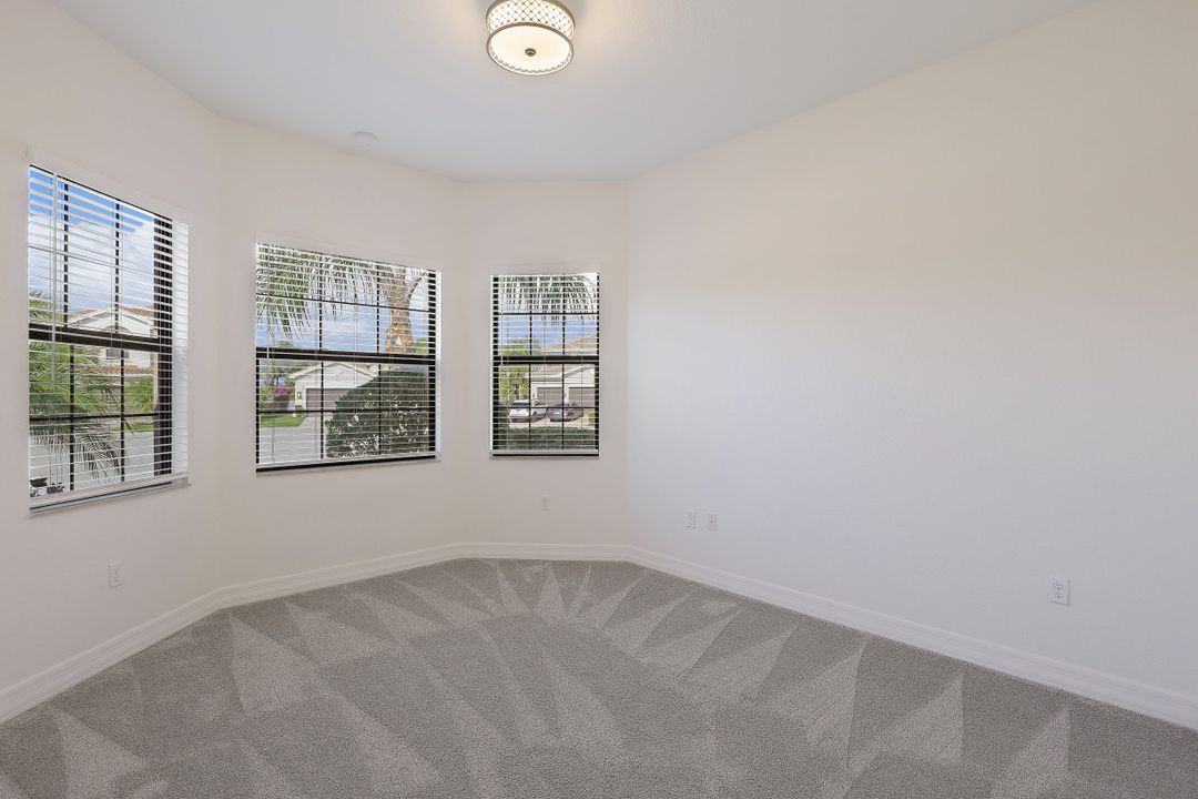 3171 Pacific Dr, Naples, FL 34119