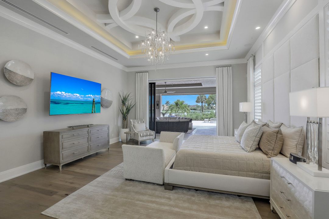 5937 Sunnyslope Dr, Naples, FL 34119