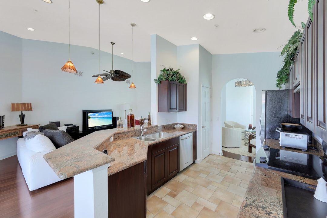 3065 Driftwood Way #4202, Naples, FL 34109