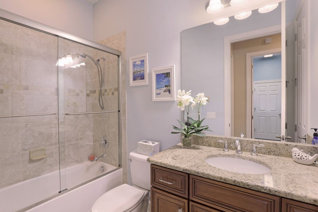 8962 Quarry Dr, Naples, FL 34120