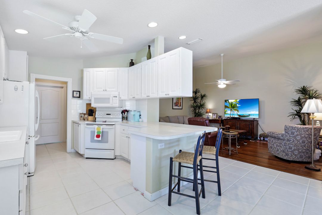 4209 St George Ln, Naples, FL 34119