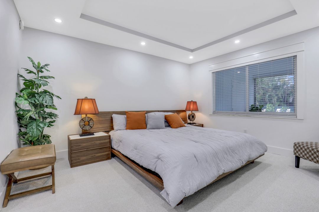 820 Ketch Dr #1, Naples, FL 34103