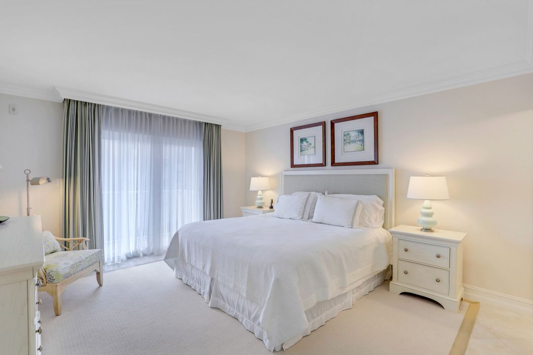 3450 Gulf Shore Blvd N #313, Naples, FL 34103