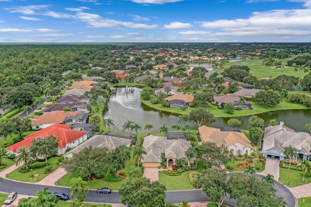 581 Wedgewood Way, Naples, FL 34119