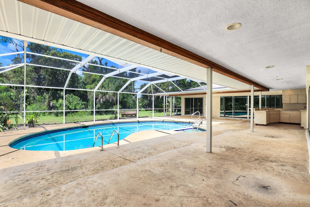 27126 Rue De Paix, Bonita Springs, FL 34135