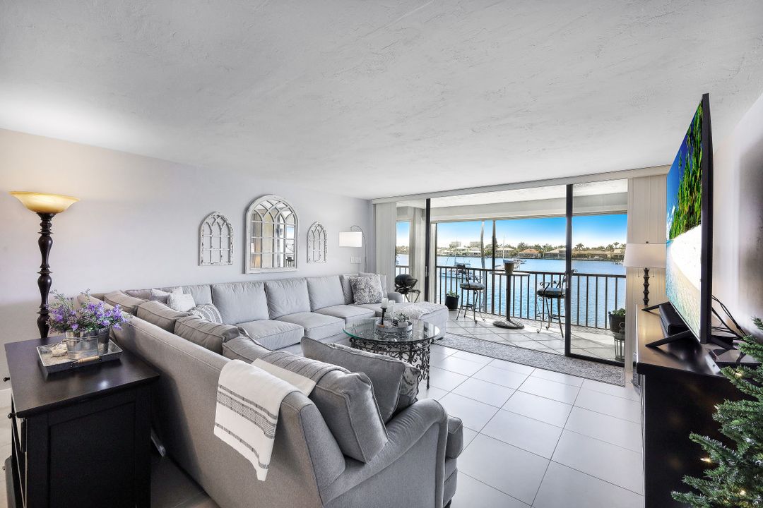 838 W Elkcam Cir #303, Marco Island, FL 34145