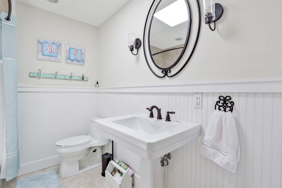 1204 Diana Ave, Naples, FL 34103