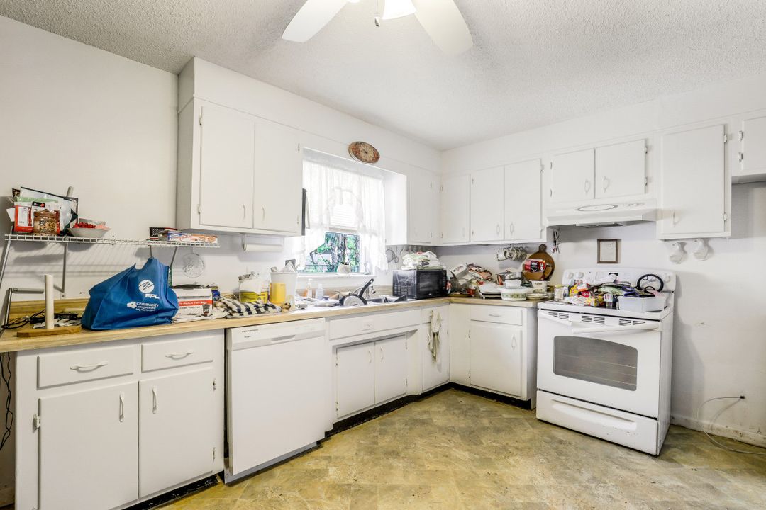 27041 Lavinka St, Bonita Springs, FL 34135