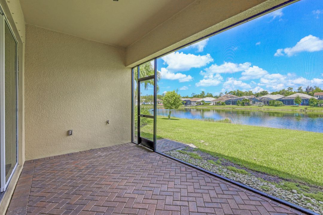 3271 Pilot Cir, Naples, FL 34120