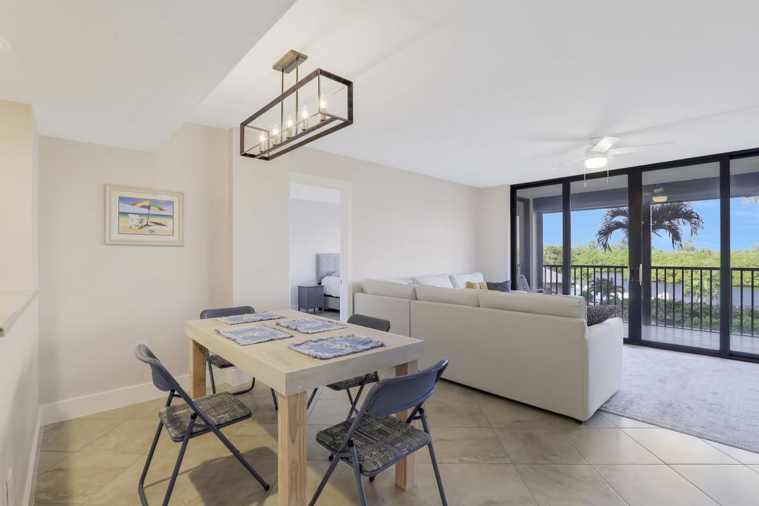 17 Bluebill Ave #104, Naples, FL 34108