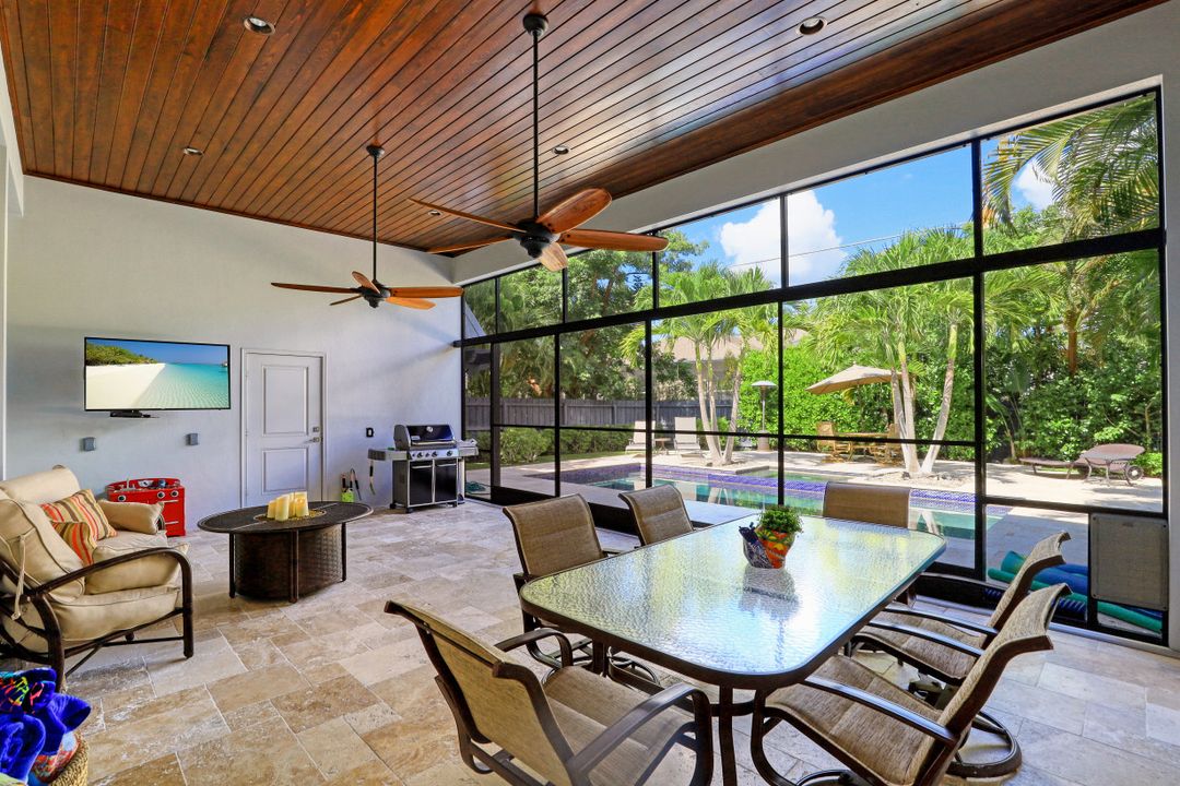 1199 9th Ave N, Naples, FL 34102