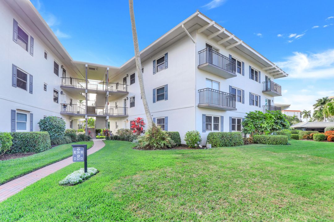 3400 Gulf Shore Blvd N #B-2, Naples, FL 34103