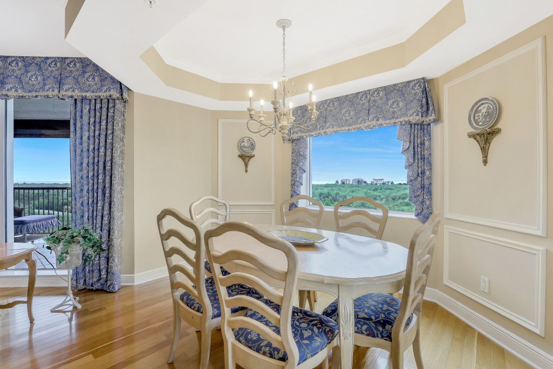 7225 Pelican Bay Blvd #605, Naples, FL 34108