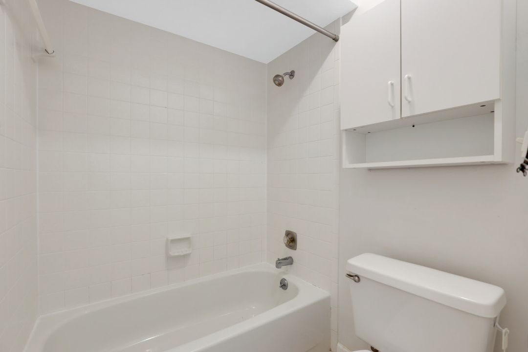 1062 Pine Isle Ln  #1062, Naples, FL 34112