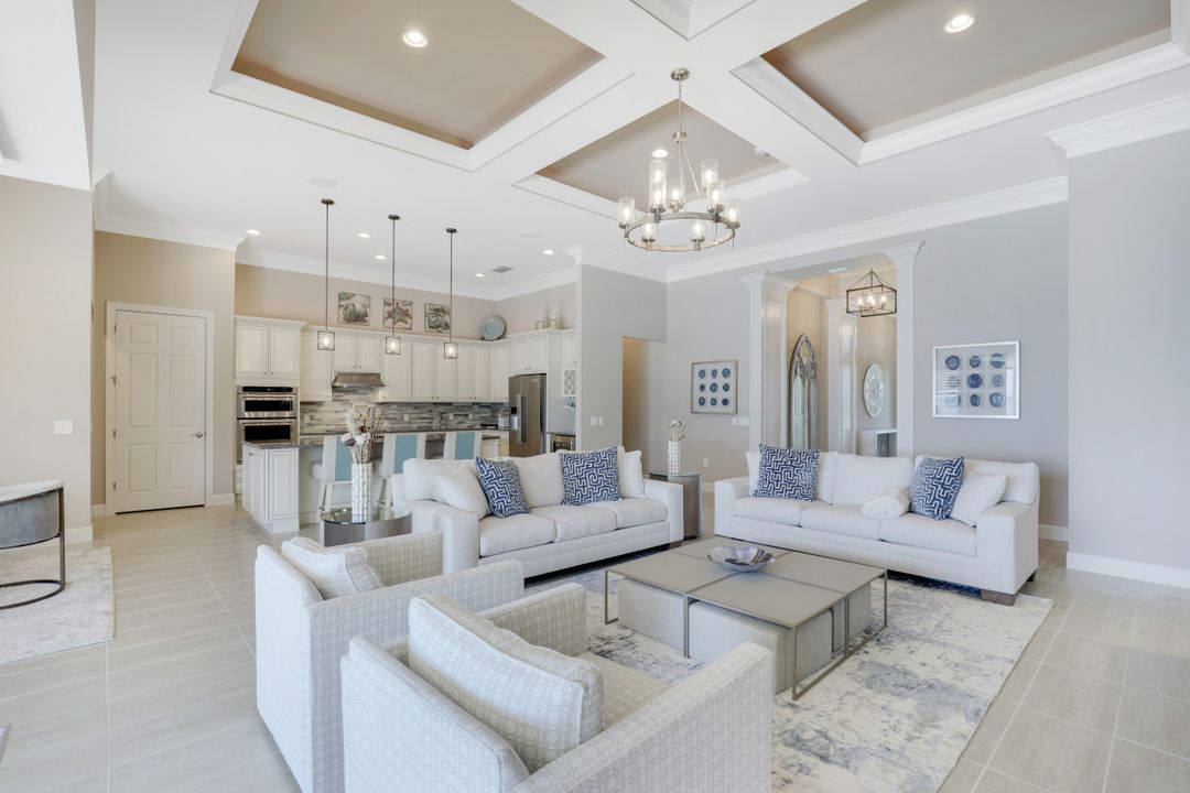 9273 Quarry Dr, Naples, FL 34120