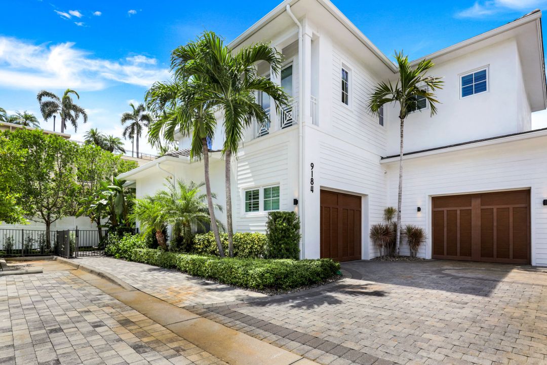 9184 Mercato Ln, Naples, FL 34108