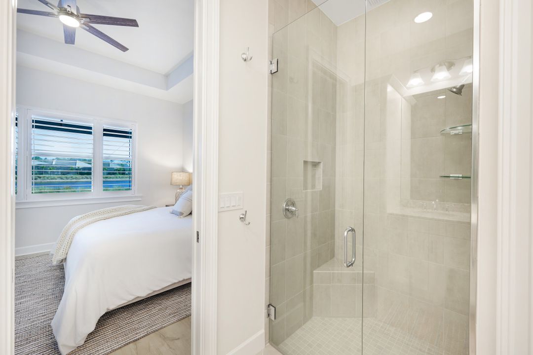 6295 Arriba Ave, Naples, FL 34113