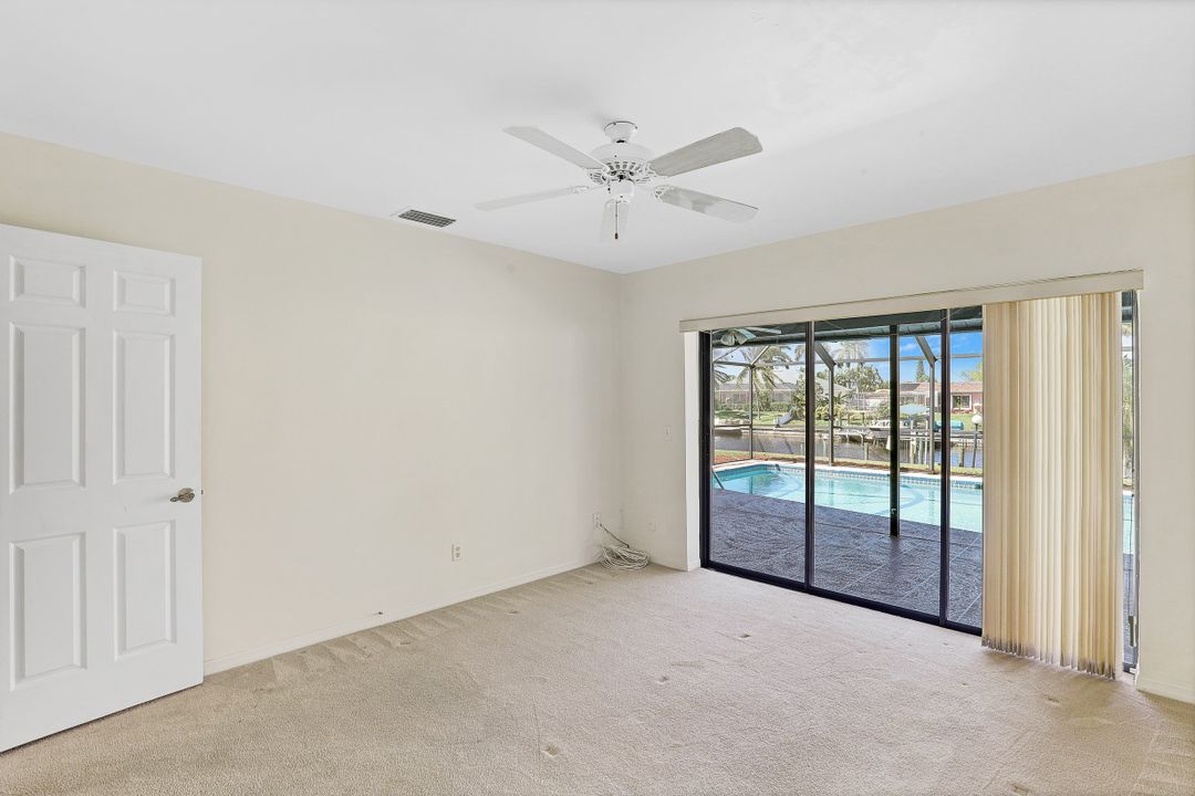 1121 SE 21st St, Cape Coral, FL 33990