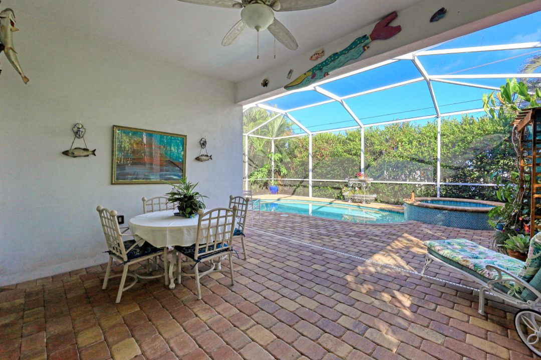 721 93rd Ave N, Naples, FL 34108