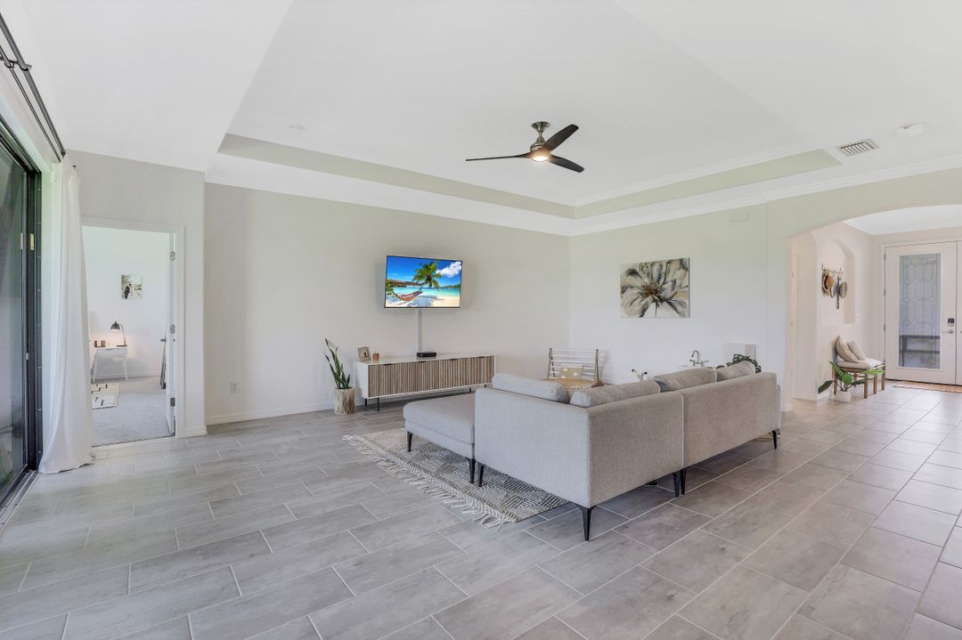 19732 Beechcrest Pl, Estero, FL 33913