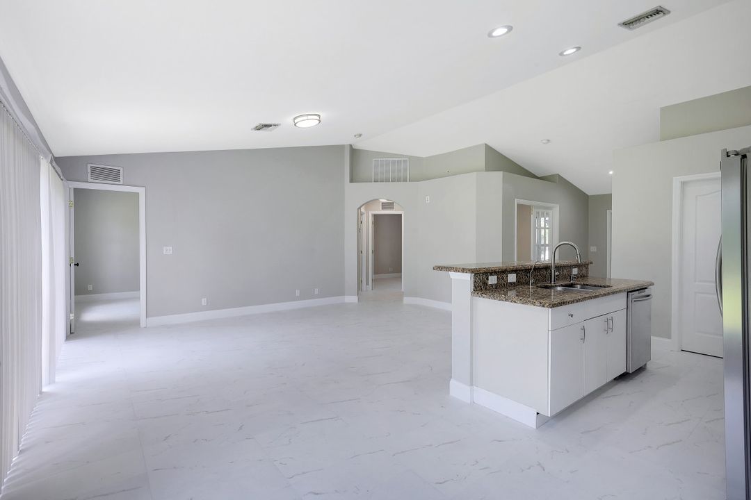 3521 NE 17th Pl, Cape Coral, FL 33909