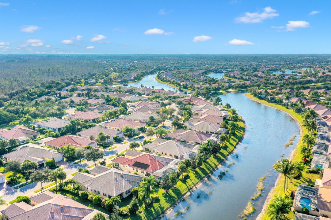 8113 Xenia Ln, Naples, FL 34114