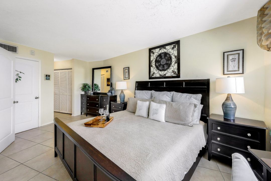 1007 Anglers Cove #J-404, Marco Island, FL 34145