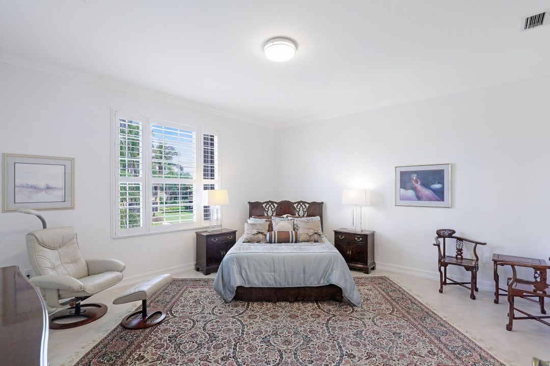 5001 Maxwell Cir #201, Naples, FL 34105