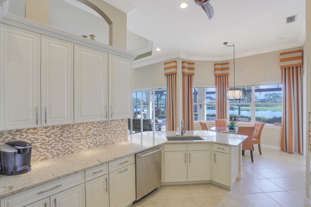 9661 Cobalt Cove Cir, Naples, FL 34120