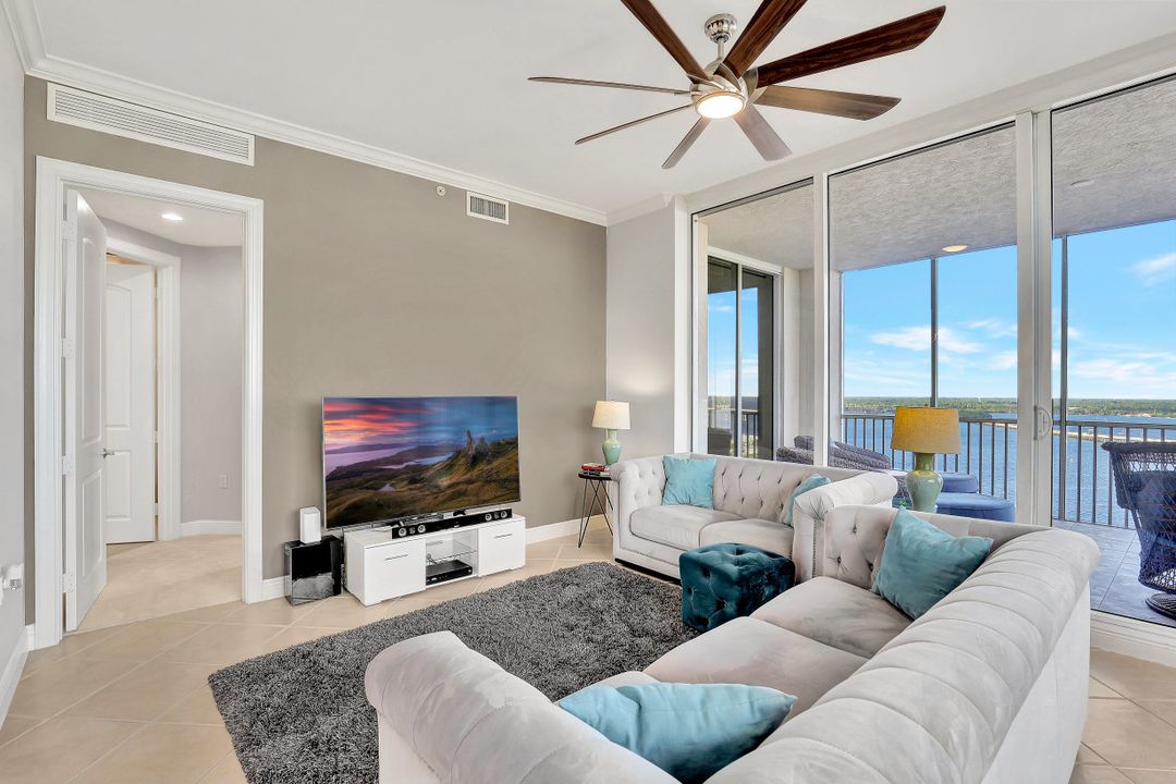 2090 W First St, Fort Myers, FL 33901