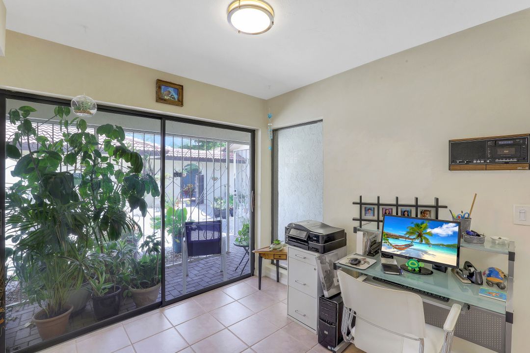 574 Augusta Blvd, Naples, FL 34113