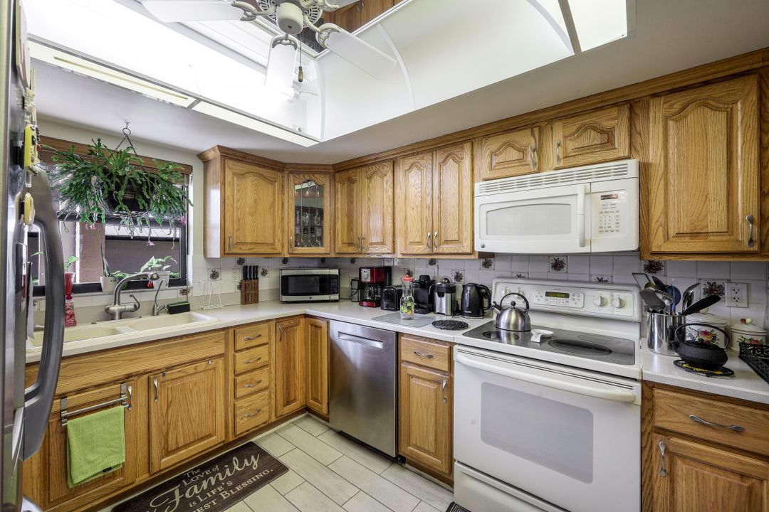 85 St Andrews Blvd #106, Naples, FL 34113