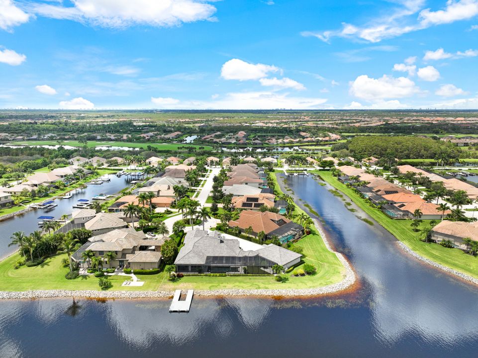 9337 Granite Ct, Naples, FL 34120