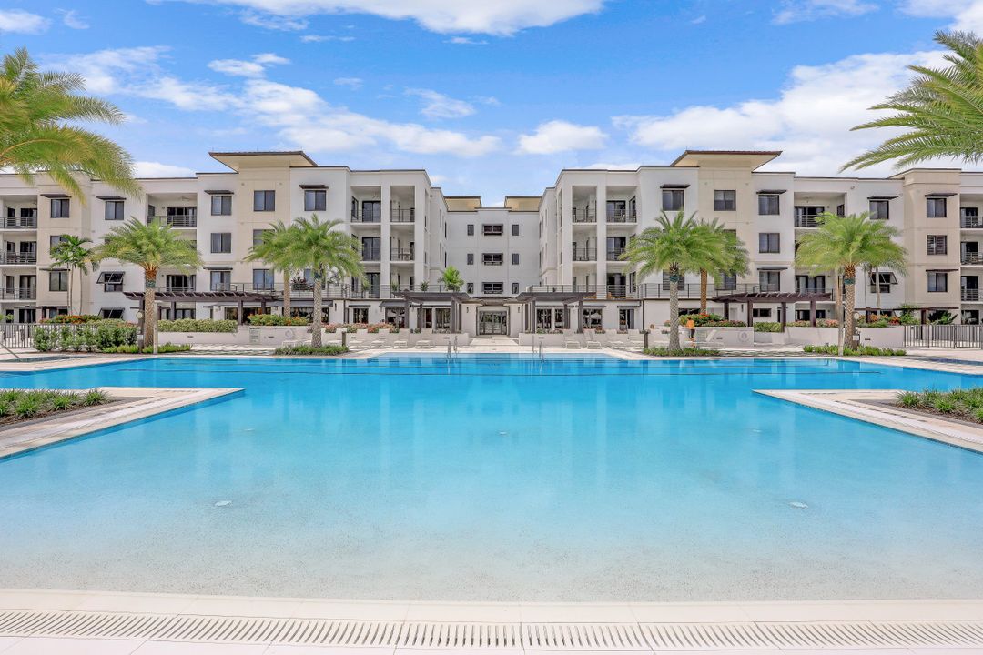 1111 Central Ave #416, Naples, FL 34102