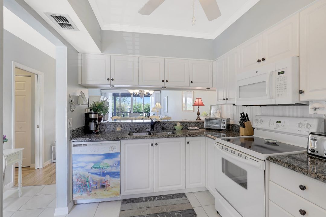 14901 Park Lake Dr #202, Fort Myers, FL 33919