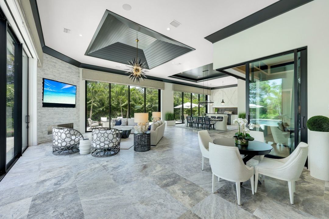 359 Warwick Way, Naples, FL 34110