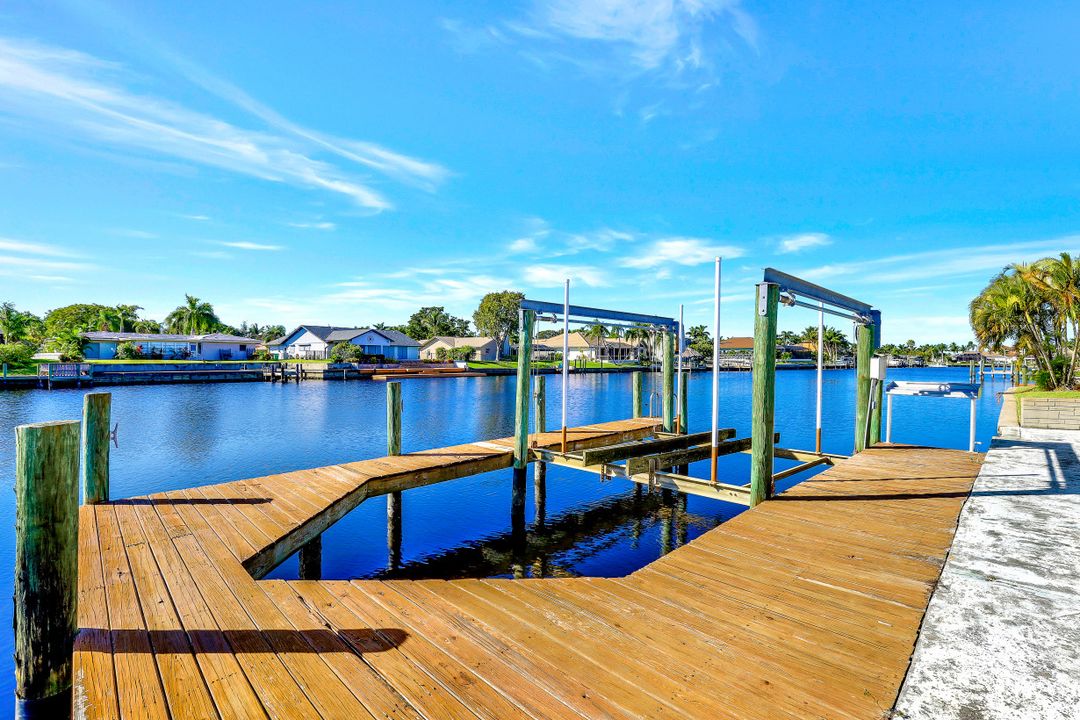 5386 Del Monte Ct, Cape Coral, FL 33904