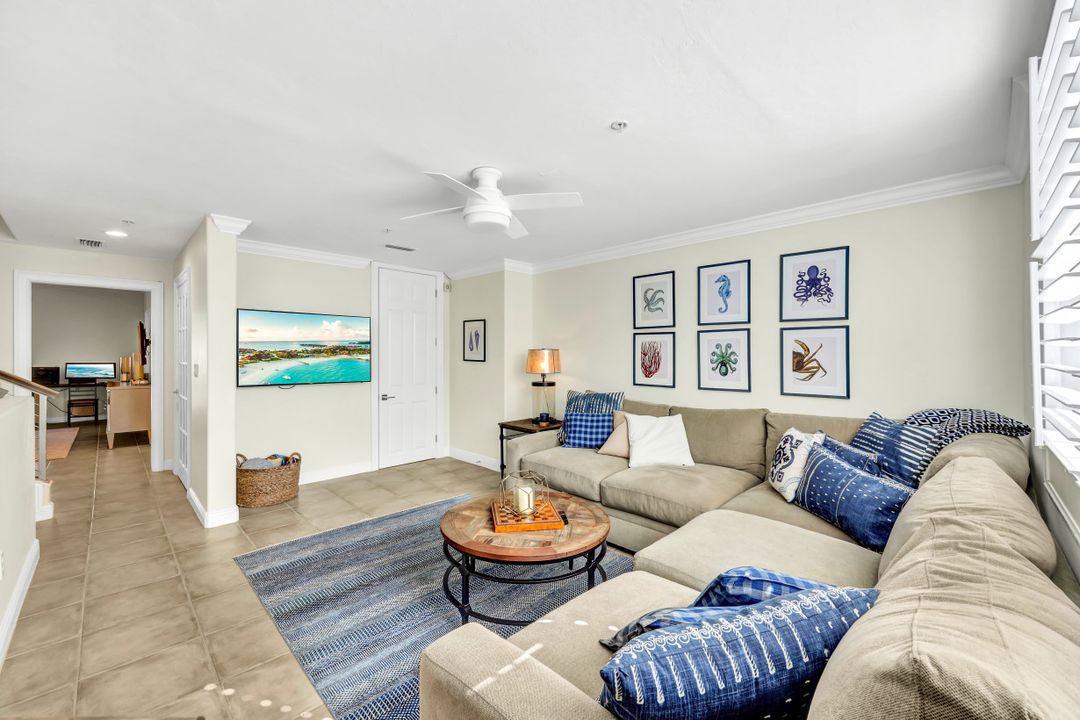 431 4th Ave S, Naples, FL 34102