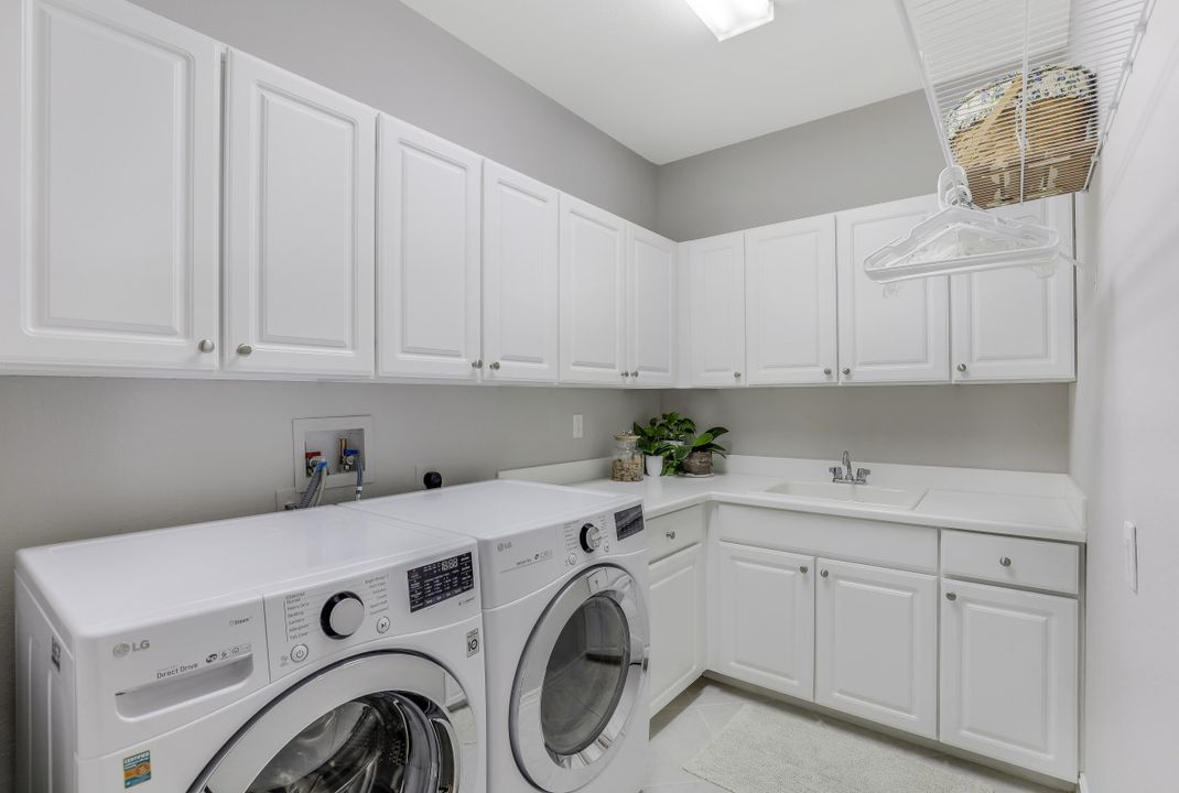 7160 Lemuria Cir #1501, Naples, FL 34109