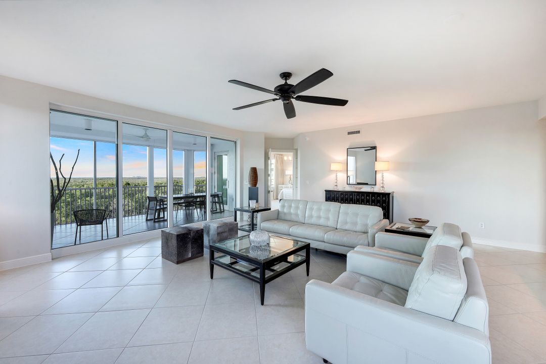 275 Indies Way #601, Naples, FL 34110