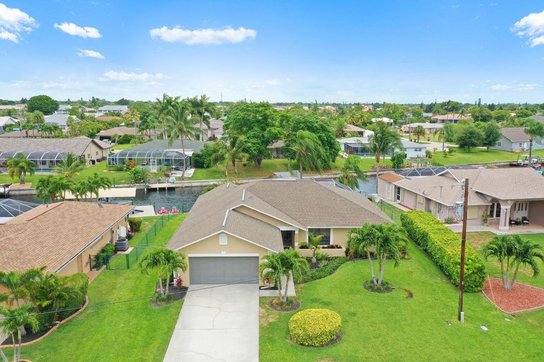 3870 SE 13th Pl, Cape Coral, FL 33904