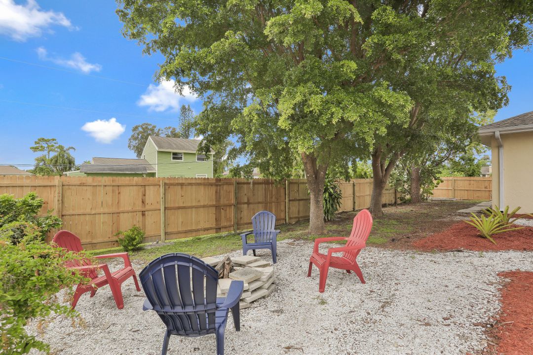 17384 Delaware Rd, Fort Myers, FL 33967