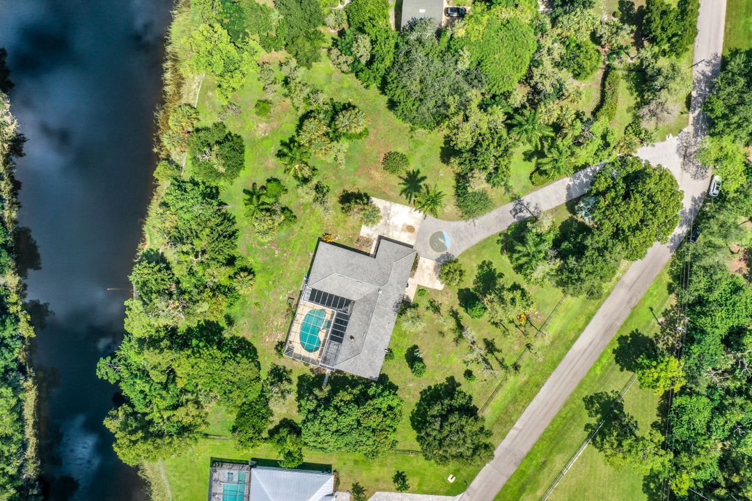 27126 Rue De Paix, Bonita Springs, FL 34135