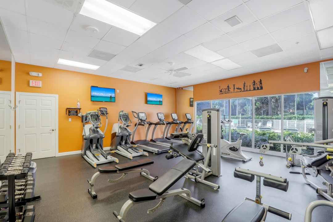 6325 Lexington Ct, Naples, FL 34110