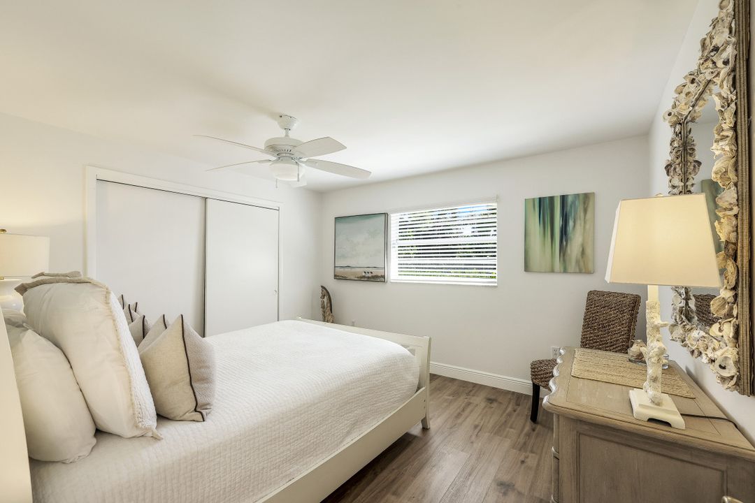 580 105th Ave N, Naples, FL 34108