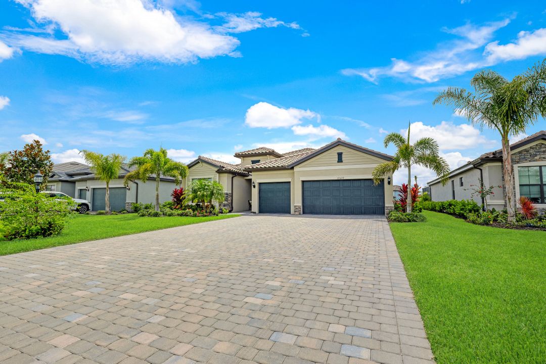 17577 Kinzie Ln, Estero, FL 33928