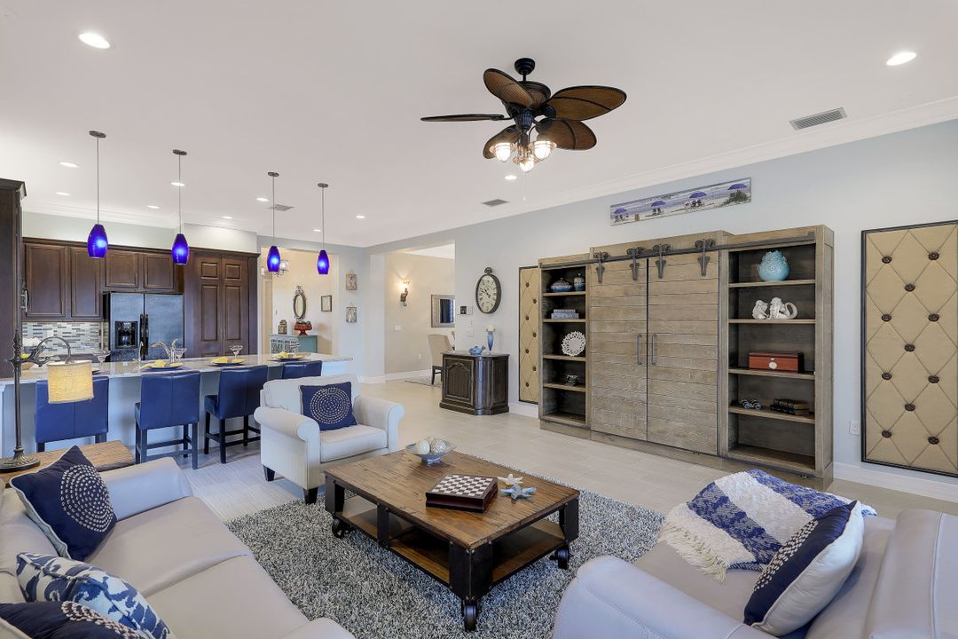 3370 Baltic Dr, Naples, FL 34119