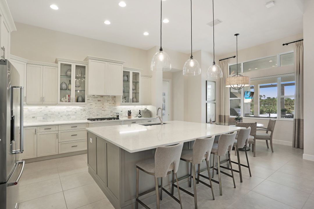 6035 Plana Cays Dr, Naples, FL 34113