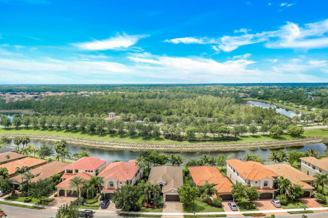 3646 Santaren Ct, Naples, FL 34119